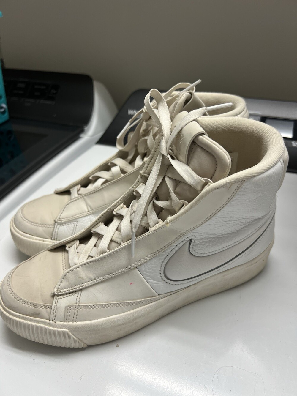 WOMENS NIKE BLAZER MID VICTORY SUMMIT WHITE/PHANTOM Size 8.5